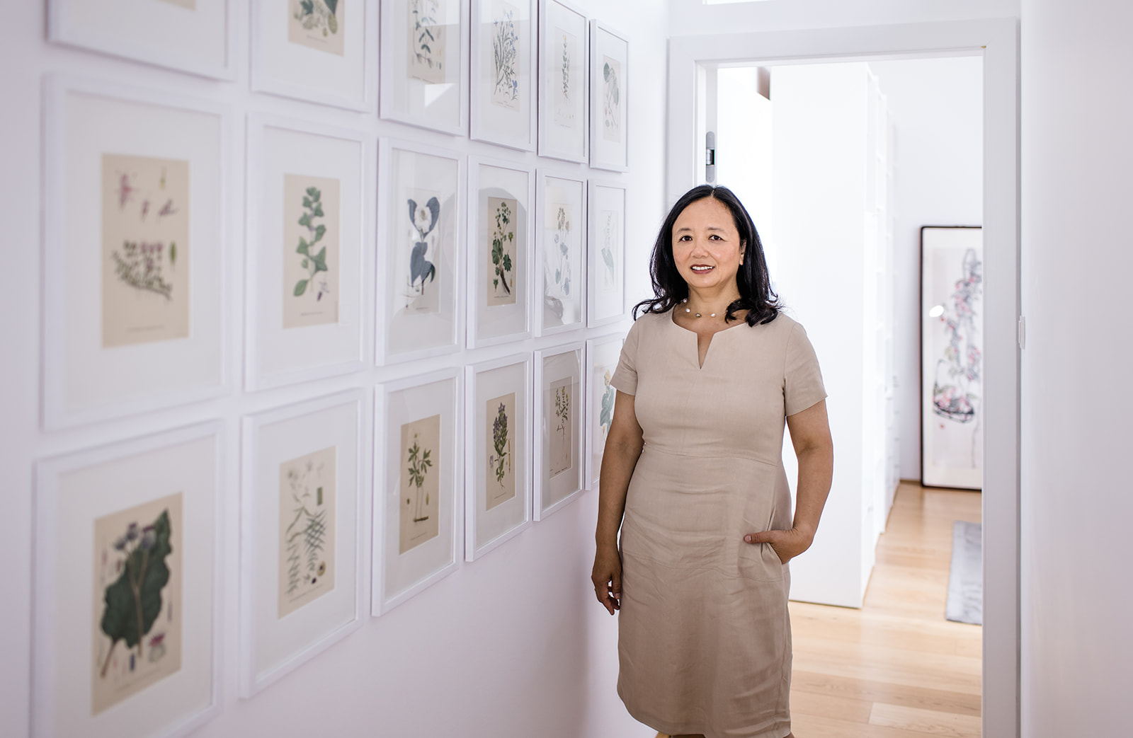 Ching-Ling Tan-Bleinroth in ihrer Ordination in Wien